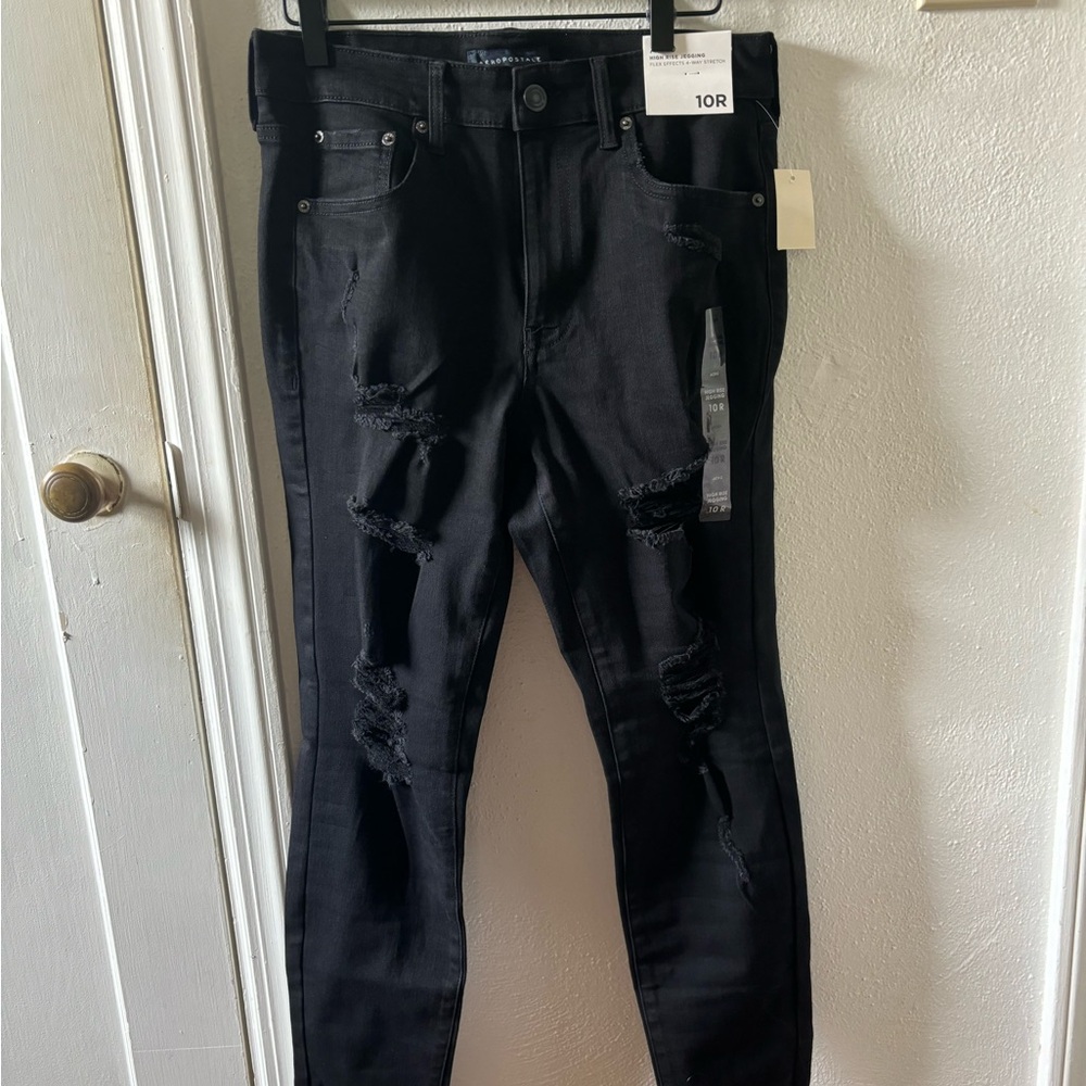 Black Aeropostale ripped jeans